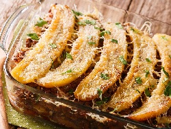 Пуерториканска лазаня (Pastelon de Platano Maduro) с банани, телешка кайма и доматен сос - снимка на рецептата Пуерториканска лазаня (Pastelon de Platano Maduro) с банани, телешка кайма и доматен сос - снимка на рецептата